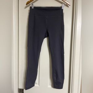 Lululemon In Movement 7/8 Tight Everlux 25"
Dark Shadow